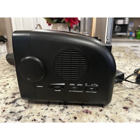 VTG JENSEN J53-BWR Portable Black & White TV CRT AM/FM 5” Tested - WORKS! READ - Picture 2 of 8